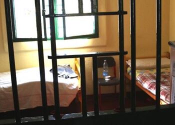 Ancora violenza nel carcere di Santa Maria Capua Vetere: detenute incendiano asciugamani, agenti intossicate