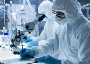 Covid, in Francia identificata nuova variante: l’Oms monitora