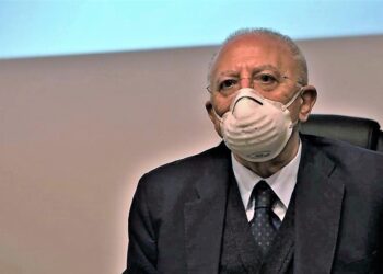 Scuole aperte in Campania, De Luca non ci sta: “Bambini usati come cavie”