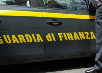 Gli controllano il green pass e scoprono che è latitante: 48enne arrestato nella zona flegrea