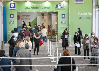 Covid, vaccino dove e quando farlo: Orari degli hub e dei distretti Asl di Napoli