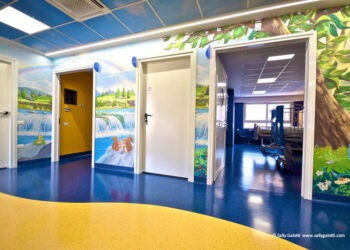 Covid: impennata di contagi tra i bimbi: reparto dell’ospedale pediatrico Santobono pieno