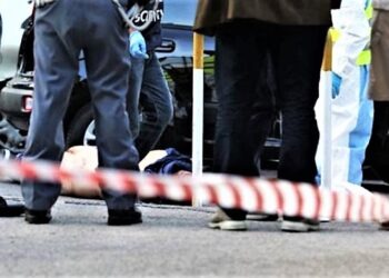 Napoli, duplice agguato di camorra: due vittime nel rione “Don Guanella”