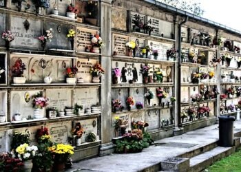 Ancora furti al cimitero: tombaroli di nuovo in azione nel Casertano
