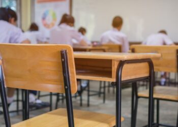 Non mandano i figli a scuola: 12 genitori denunciati dai carabinieri a Sant’Antimo