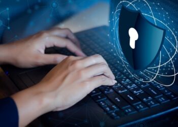 Truffa on line, incassa i soldi per un Apple Watch 6 ma non lo spedisce: Denunciata una 38enne di Lusciano