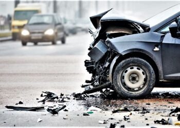 Ennesimo schianto sulla Domiziana: il bilancio è di due feriti