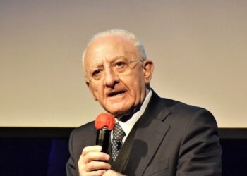 La Campania torna in zona bianca, De Luca: “Ritorniamo alla normalità”