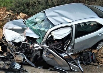 Schianto frontale nel Napoletano: il bilancio è di due morti e un ferito