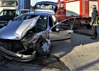 Schianto frontale nel Casertano: tre le persone rimaste coinvolte