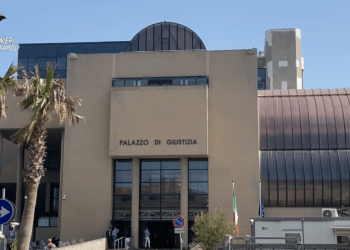 Torre Annunziata, ricettazione e riciclaggio di auto: denunciate 17 persone (Video)