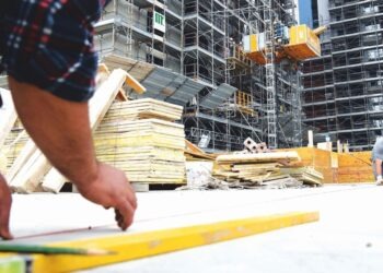 Superbonus, fino a 5 anni di carcere per chi assevera false spese: la bozza del nuovo decreto