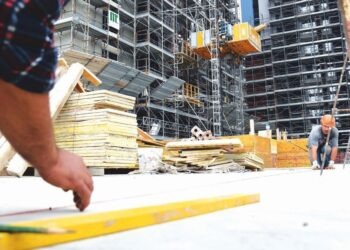 Superbonus, fino a 5 anni di carcere per chi assevera false spese: la bozza del nuovo decreto