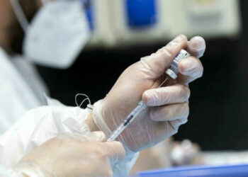 Vaccini: Poste Italiane pronta a consegnare 53 mila dosi in Campania