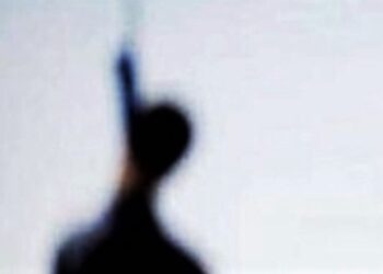 Orrore in provincia di Caserta: uomo trovato impiccato in casa