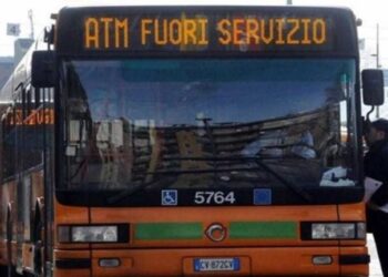 Sciopero, a Napoli venerdì nero dei trasporti: pochi bus e tram, forti disagi
