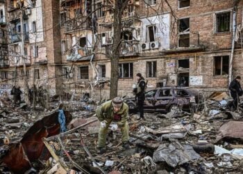 Editoriale / La guerra Russia-Ucraina piange ragazzi, uomini, profughi e macerie