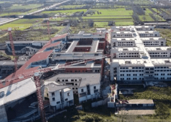 Policlinico di Caserta, i retroscena di una storia lunga oltre 20 anni: Cgil, solo 50 operai al lavoro