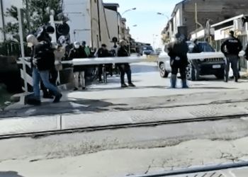 Santa Maria Capua Vetere, tragedia alla stazione: muore investito da un treno