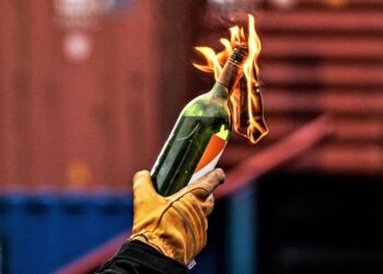 Villa Literno, bomba molotov contro la casa dell’ex consigliere comunale