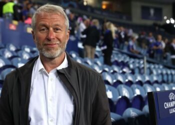 Chelsea, Abramovich mette in vendita il club: “Il ricavato andrà alle vittime della guerra in Ucraina”