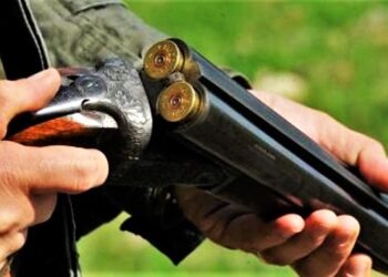 Ercolano, litiga con la compagna e le spara con un fucile da caccia