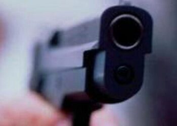 Escalation di terrore a Frattamaggiore, esplosi colpi di pistola contro 3 pizzerie e un autonoleggio