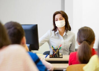 Covid scuola: dal 1° aprile il dirigente non potrà impedire ai prof non vaccinati di  tornare a scuola