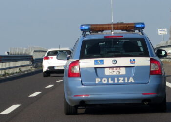 Contromano in autostrada, bloccato tra lo svincolo Asse di supporto e Caserta Sud: 89 anni e senza patente