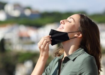 Covid, mascherine obbligatorie fino al 15 giugno in alcuni ambiti