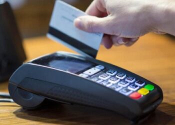 In tilt Bancomat e Pos in tutta Italia, file nei negozi: Nexi: “Servizi ripristinati”