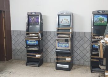 San Marcellino, controlli in un bar: sequestrate slot machine contraffatte