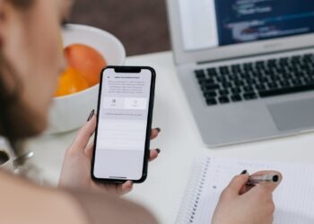 Sanità, in Campania, da lunedì app per prenotare visite specialiste: ecco come