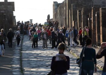 Boom di visite ai musei nella domenica gratis: sold out al Mann e a Pompei