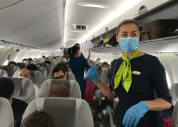 Covid. Voli nell’Unione Europea, stop all’obbligo di mascherina dal 16 maggio