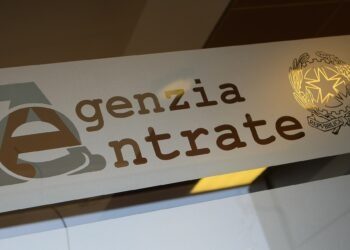 Fisco, in arrivo l’algoritmo anti-evasori: incrocia conti correnti e bollette, ecco come funziona