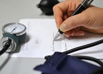 Melito, medico picchiato da paziente: per non aver ottenuto certificato di malattia