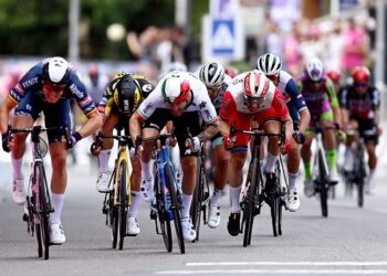 Giro d’Italia a Napoli: domani 14 maggio, gli orari, i divieti e tutte le strade chiuse