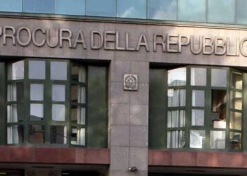 È bufera Covid sulla Campania. Scatta l’inchiesta sugli appalti Asl: 23 indagati