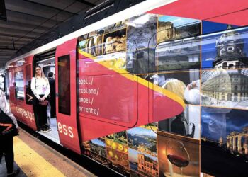 Campania Express: il treno da Napoli ai siti archeologici e alla penisola sorrentina. Tariffe e orari