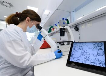 Tumore al colon: nuovo farmaco lo elimina e senza bisogno di chemio