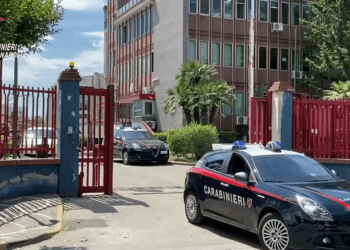 Armato di fucile compie 7 rapine con il figlio di 12 anni a fianco: arrestato (Video)