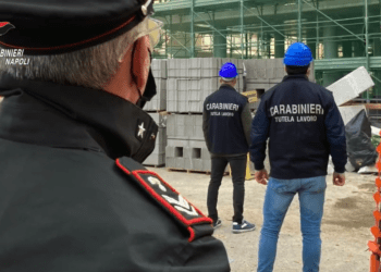 Ucraino, 15enne, scappa dalla guerra, i carabinieri lo trovano a lavorare in nero in un cantiere edile a Casoria (Video)