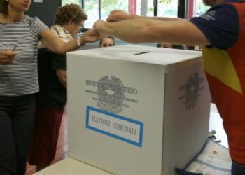 Covid. Mascherine ai seggi non obbligatorie. Resta invece per gli esami di maturità