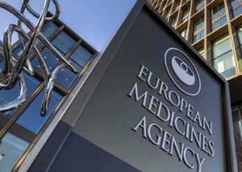 Covid, L’Agenzia Europea per i Medicinali: verso l’ok a vaccini annuali come per l’influenza