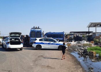 Giugliano, blitz dei carabinieri nel campo rom di via Carrafiello: sequestri e denunce