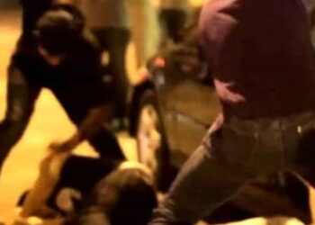 Caserta, movida violenta, denunciati in quattro per una rissa in centro: tra loro un minore