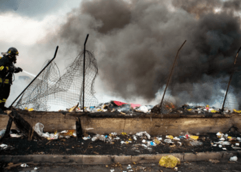 Terra dei fuochi: un esposto sui roghi dai sindaci dei territori interessati e dal vescovo di Aversa
