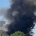 Incendio a Casal di Principe, a fuoco cumulo di rifiuti: fumo nero sulla città, aria irrespirabile