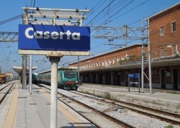 Treni, linea Roma-Napoli: sospeso per guasto traffico ferroviario tra Caserta e Cancello